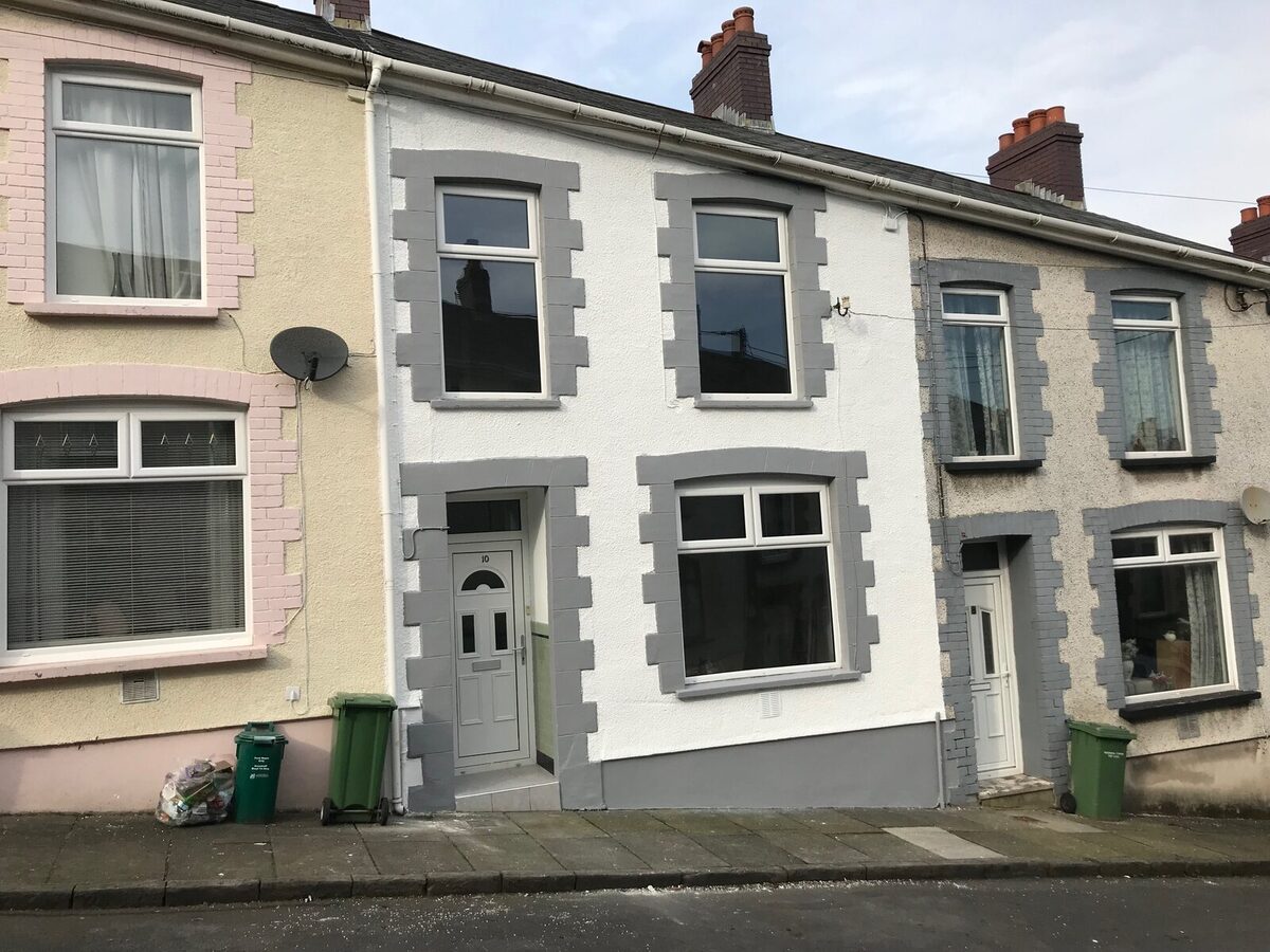 Exterior of 10 Albany Street, Mountain Ash