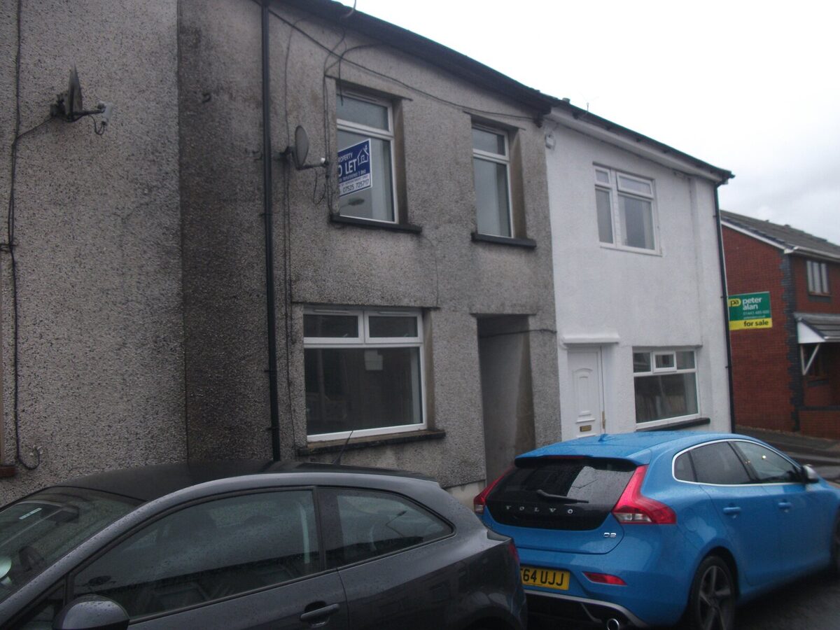 Exterior of 136 Court Street, Tonypandy