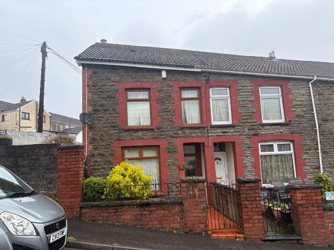 Exterior of 24 Cwmaman Road, Aberdare