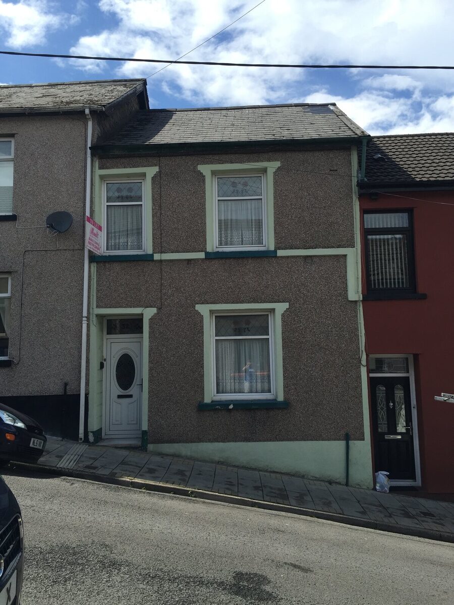 Exterior of 32 Thomas Street, Mountain Ash