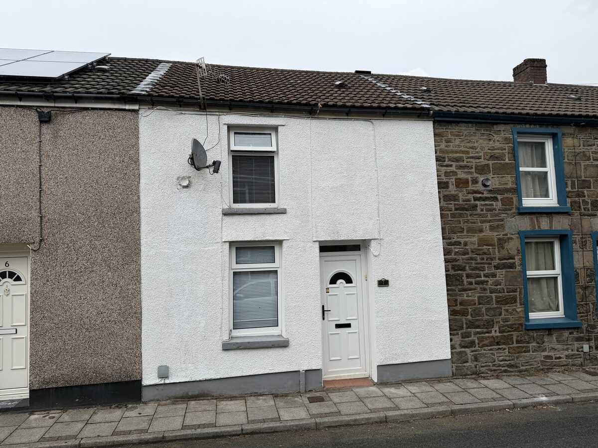 Exterior of 7 Jenkin Street, Abercwmboi